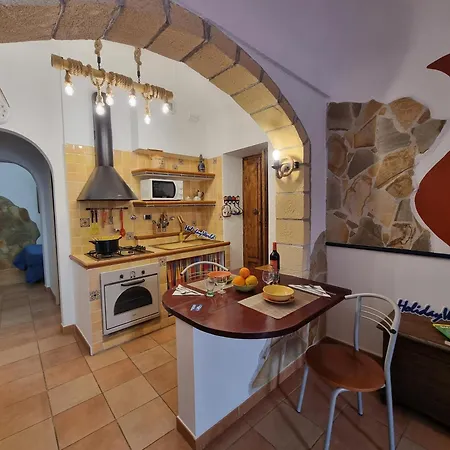 Theo's House By World Apartmán Cefalù